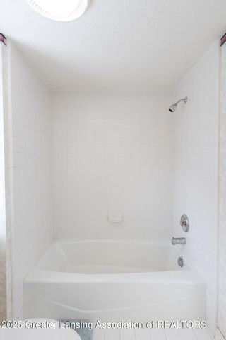 3835 River Cove Drive, Lansing, MI 48917