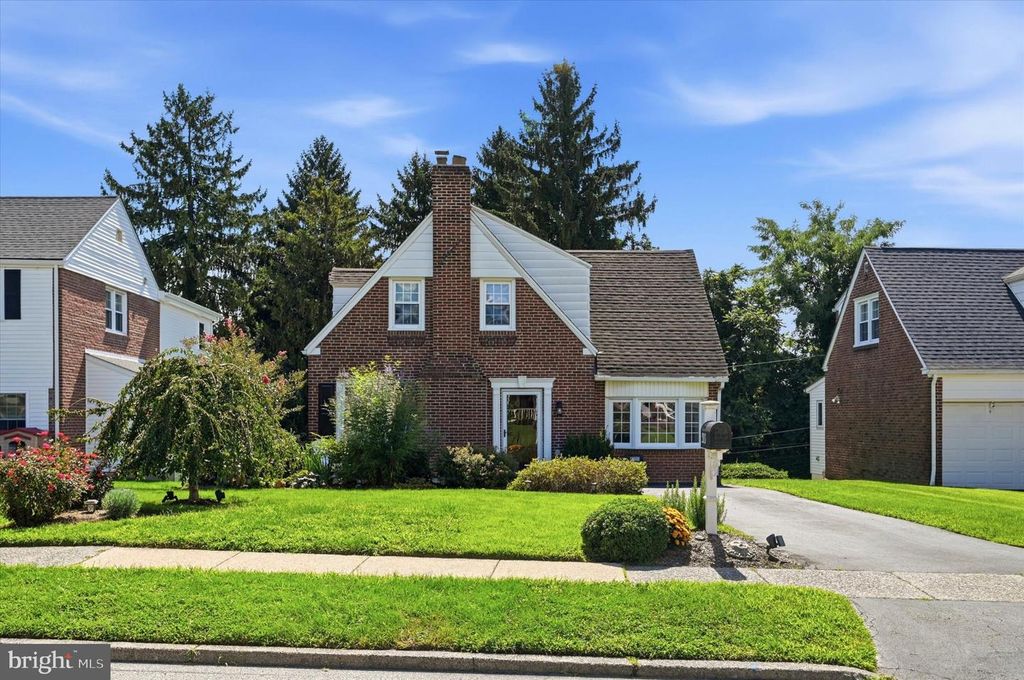 203 WALNUT HILL LN, HAVERTOWN, PA 19083 — photo 2