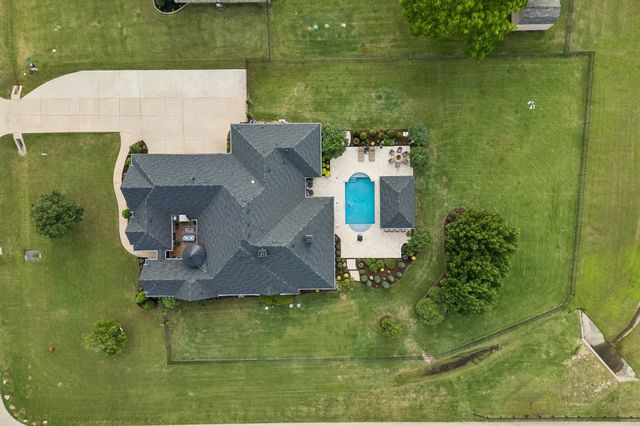 105 Eagles Peak Lane, Double Oak, TX 75077