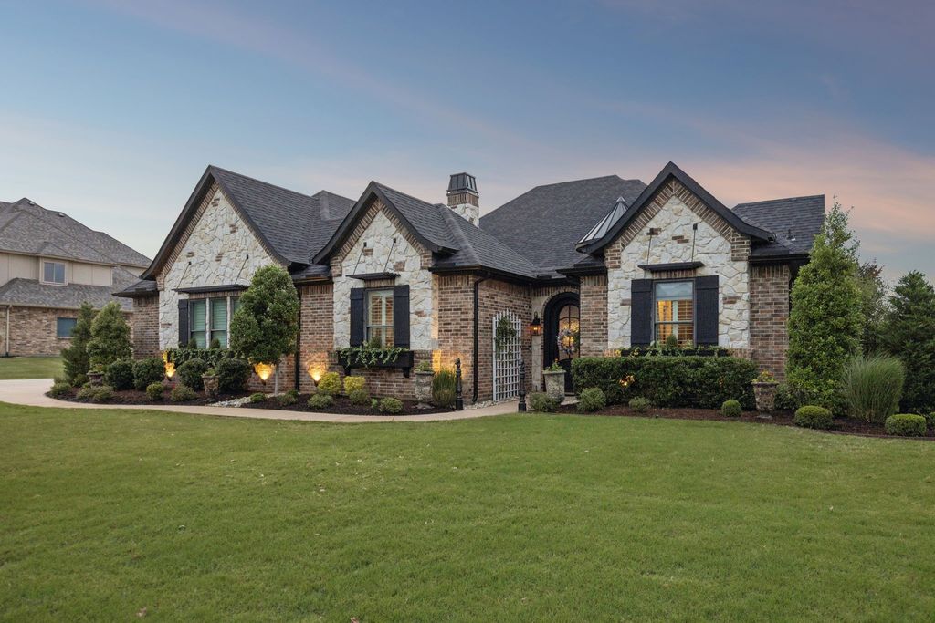 105 Eagles Peak Lane, Double Oak, TX 75077