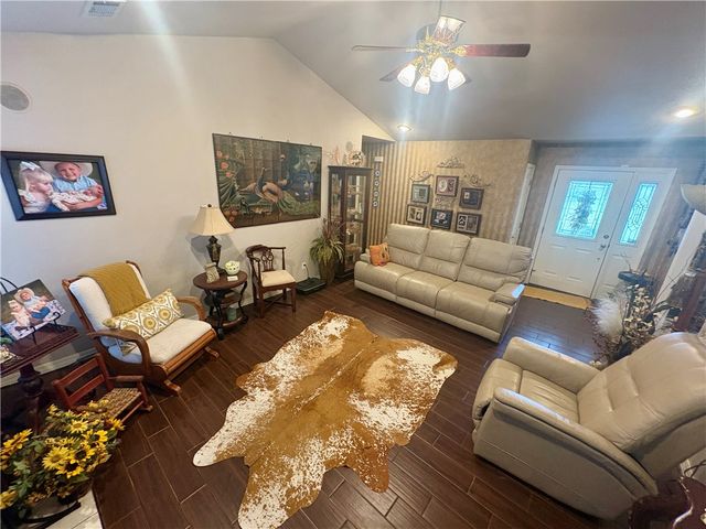 15802 N State Highway 28, Dardanelle, AR 72834