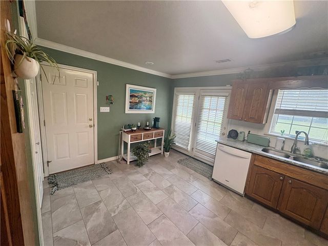 15802 N State Highway 28, Dardanelle, AR 72834