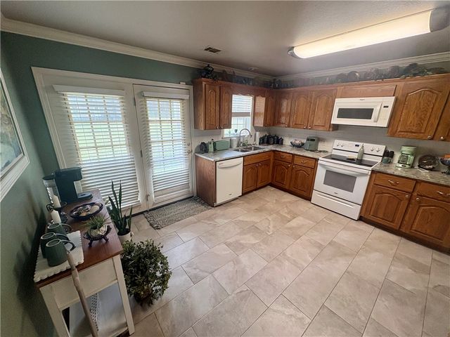 15802 N State Highway 28, Dardanelle, AR 72834