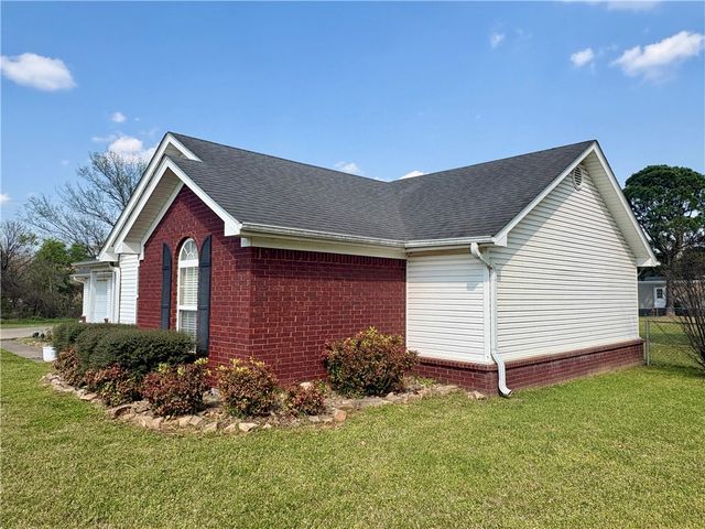 15802 N State Highway 28, Dardanelle, AR 72834