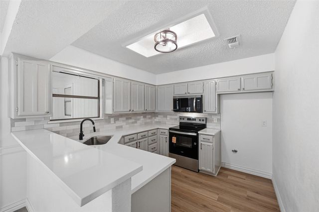 1940 Berrybrook Drive, Fort Worth, TX 76134