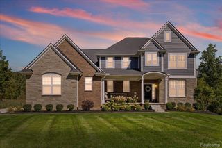 1930 Thorncrest Court, Commerce Charter Township, MI 48382