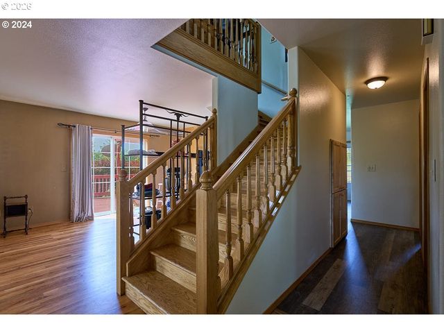 76014 Hwy 82, Elgin, OR 97827