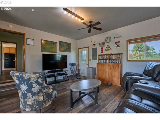 76014 Hwy 82, Elgin, OR 97827