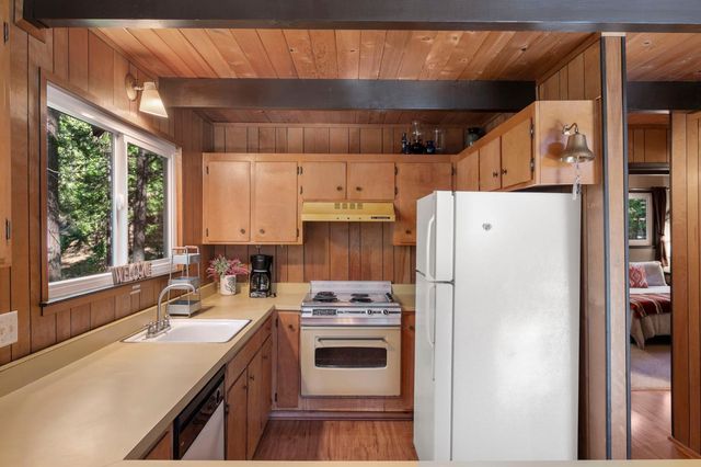 2393 Stephanie Dr, Arnold, CA 95223