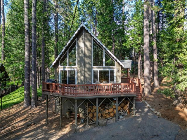 2393 Stephanie Dr, Arnold, CA 95223