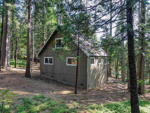 2393 Stephanie Dr, Arnold, CA 95223