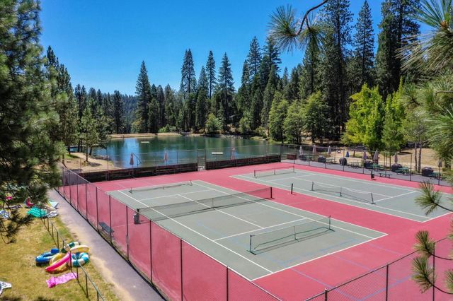 2393 Stephanie Dr, Arnold, CA 95223