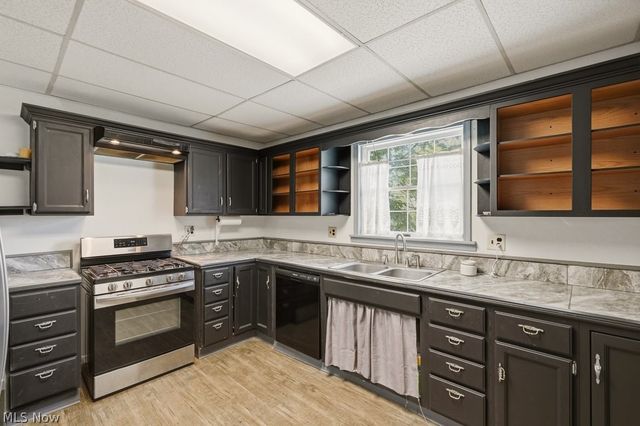 1712 E 300th Street, Wickliffe, OH 44092