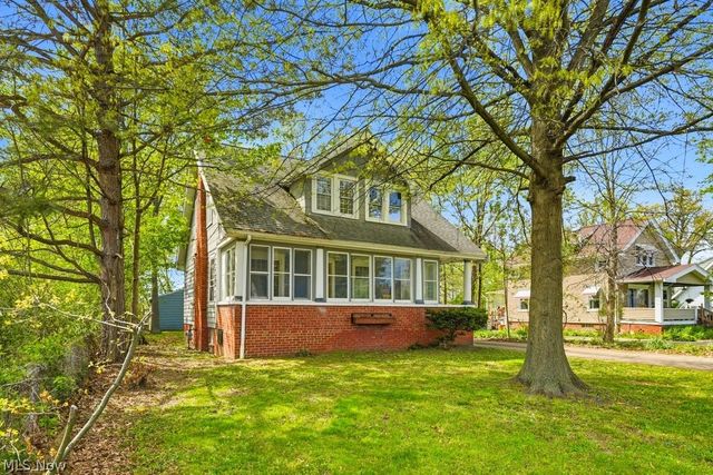 1712 E 300th Street, Wickliffe, OH 44092