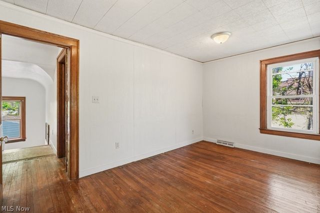 1712 E 300th Street, Wickliffe, OH 44092