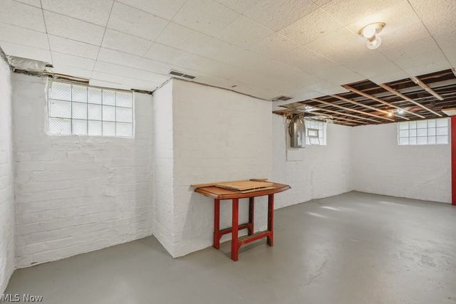 1712 E 300th Street, Wickliffe, OH 44092