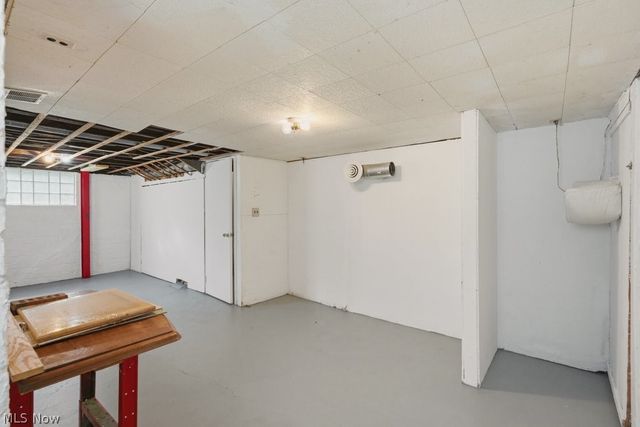 1712 E 300th Street, Wickliffe, OH 44092