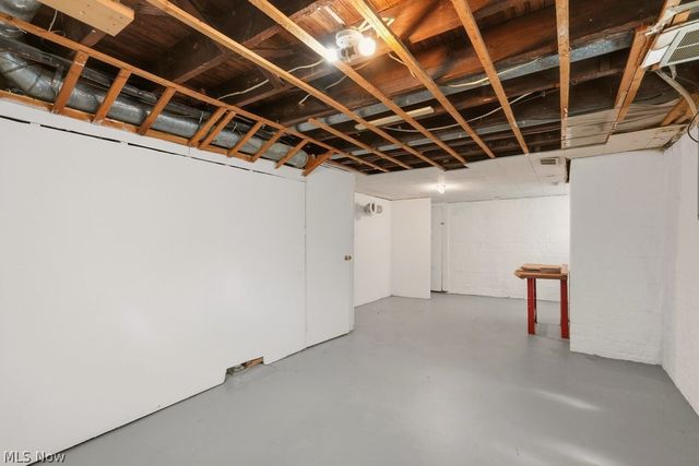 1712 E 300th Street, Wickliffe, OH 44092