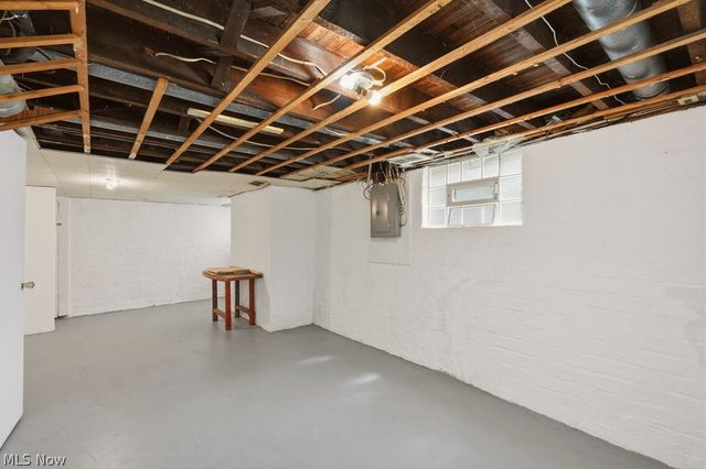 1712 E 300th Street, Wickliffe, OH 44092