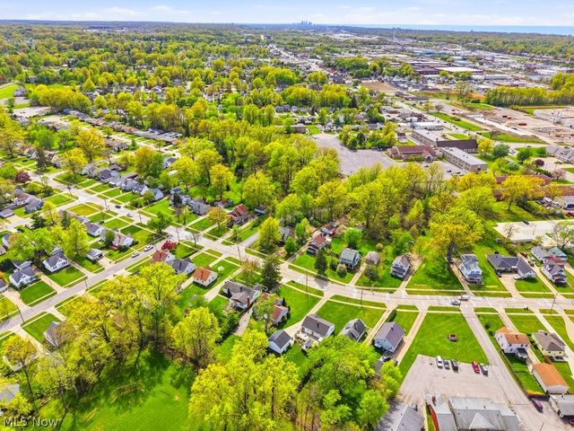 1712 E 300th Street, Wickliffe, OH 44092