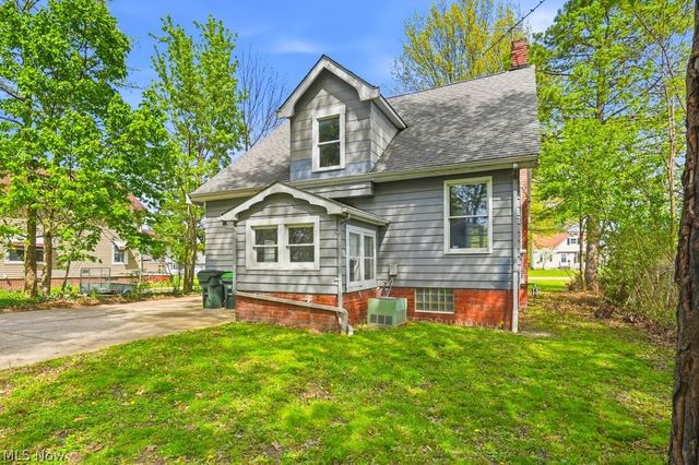 1712 E 300th Street, Wickliffe, OH 44092