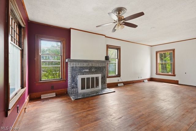 1712 E 300th Street, Wickliffe, OH 44092