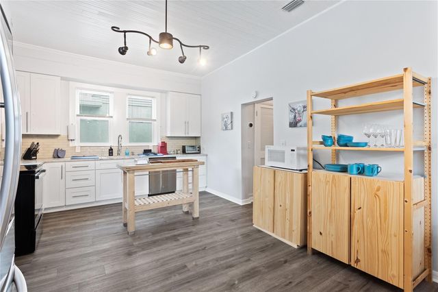 2119 W SPRUCE STREET, Tampa, FL 33607