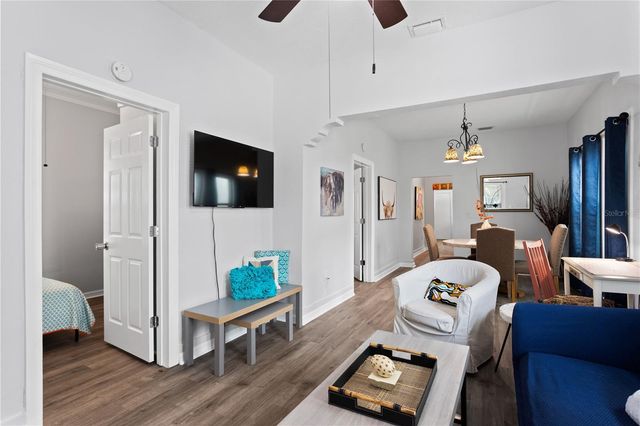 2119 W SPRUCE STREET, Tampa, FL 33607