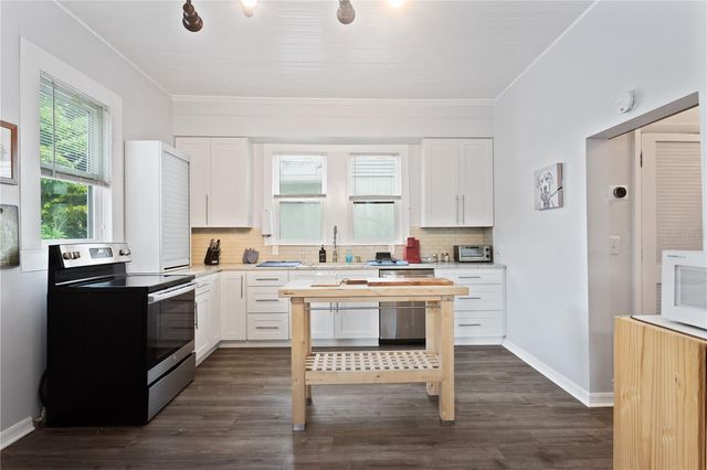 2119 W SPRUCE STREET, Tampa, FL 33607