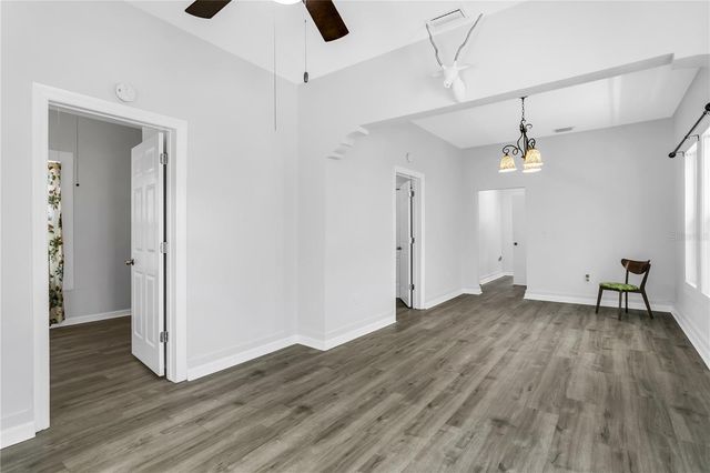 2119 W SPRUCE STREET, Tampa, FL 33607