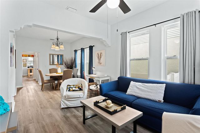 2119 W SPRUCE STREET, Tampa, FL 33607