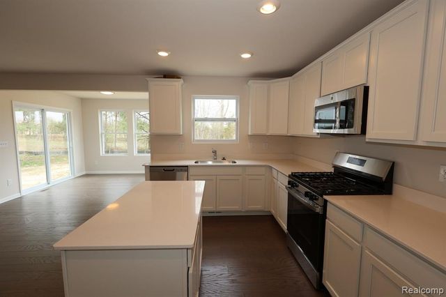 4195 Cedar Lane, Grand Blanc, MI 48439