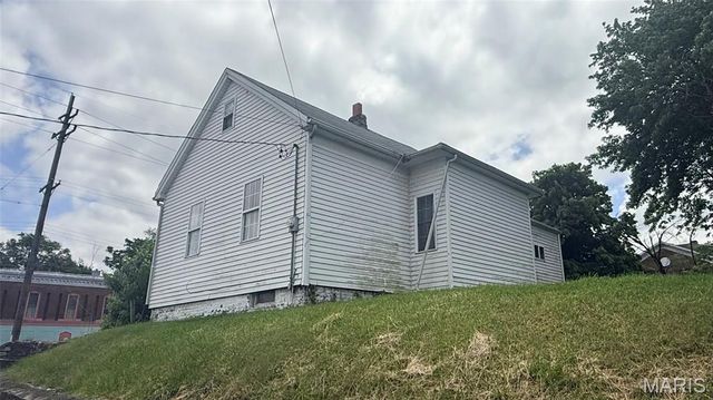 1025 E 7th Street, Alton, IL 62002