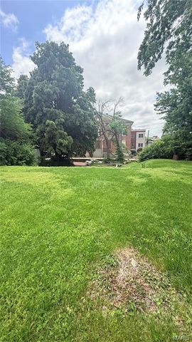 1025 E 7th Street, Alton, IL 62002
