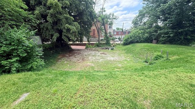 1025 E 7th Street, Alton, IL 62002