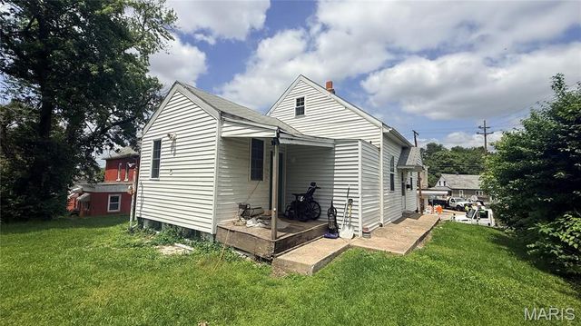 1025 E 7th Street, Alton, IL 62002