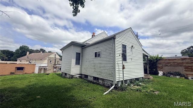 1025 E 7th Street, Alton, IL 62002