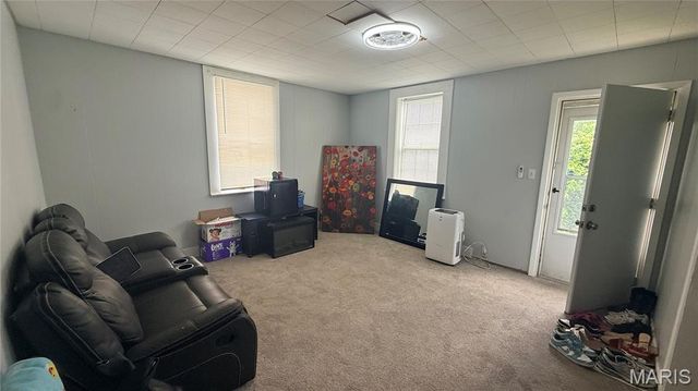 1025 E 7th Street, Alton, IL 62002