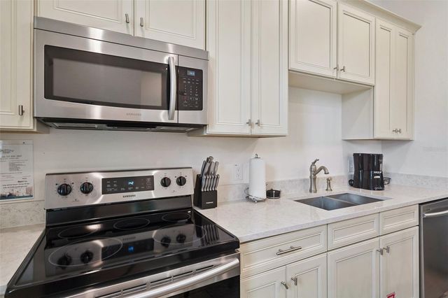 8059 KNEE DEEP ROAD, Kissimmee, FL 34747