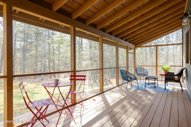 827 Ashokan Road, Kingston, NY 12401