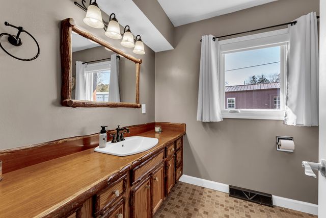 60 Chad Road, Galena, MO 65656