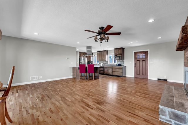 60 Chad Road, Galena, MO 65656