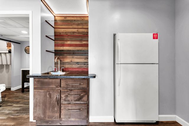 60 Chad Road, Galena, MO 65656