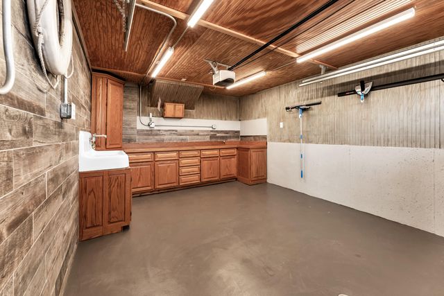 60 Chad Road, Galena, MO 65656