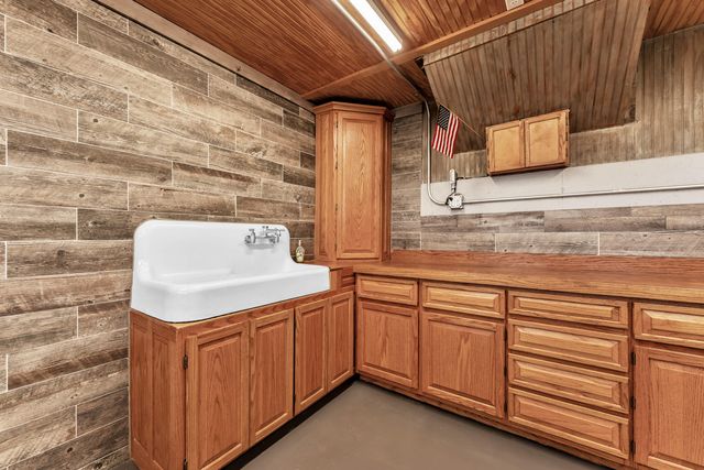 60 Chad Road, Galena, MO 65656