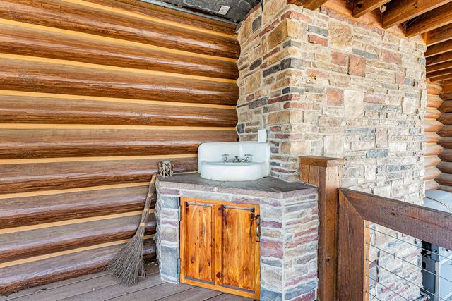 60 Chad Road, Galena, MO 65656