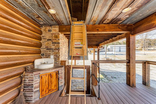 60 Chad Road, Galena, MO 65656