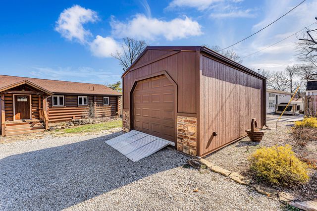 60 Chad Road, Galena, MO 65656