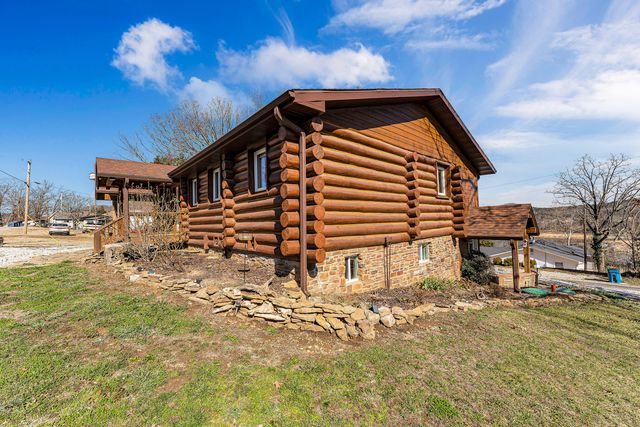 60 Chad Road, Galena, MO 65656