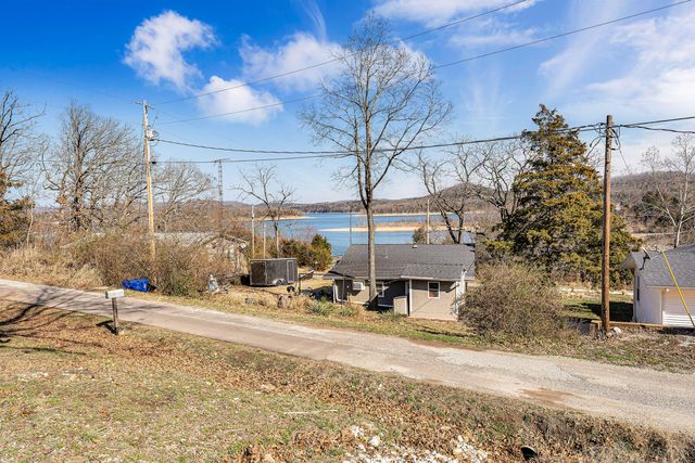 60 Chad Road, Galena, MO 65656